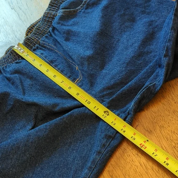 Chic Women's 18 Petite Relaxed Fit Denim Jeans - Picture 7 of 9